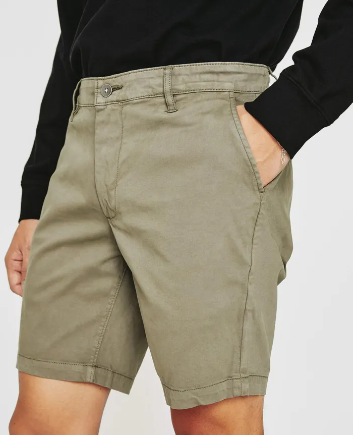 AG Jeans Shorts Men Wanderer Short SULFUR DRIED ROSEMARY AG Jeans Shorts Men Wanderer Short SULFUR DRIED ROSEMARY