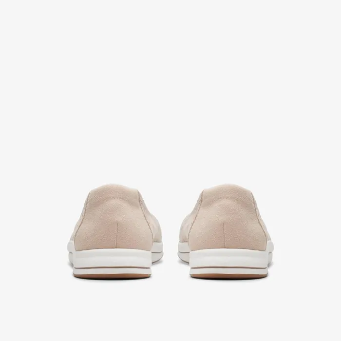 Breeze Roam Light Sand Women Clarks Flats