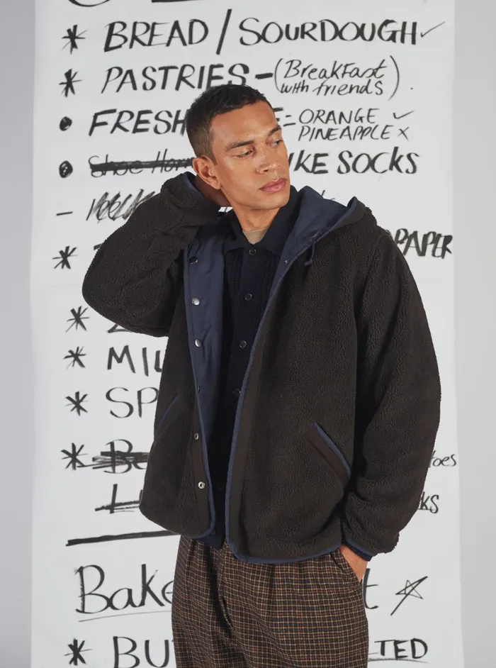 Coats and Outerwear Men Universal Works Universal Works Reversible Simple Hooded Jacket In NavyBrown Recycled PolytechSherpa