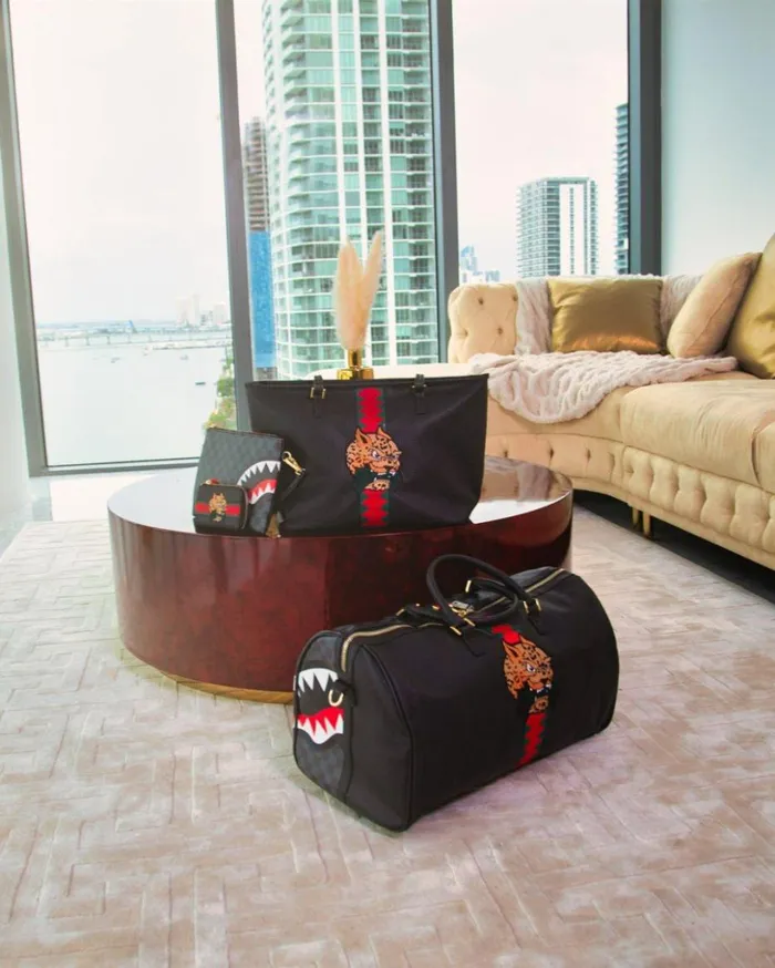 ITALIA DIVISO CROSSOVER CLUTCH Bags SPRAYGROUND ITALIA DIVISO CROSSOVER CLUTCH Bags SPRAYGROUND