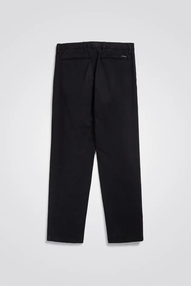 Men Aros Regular Italian Brushed Twill Chino Black Norse Projects Trousers
