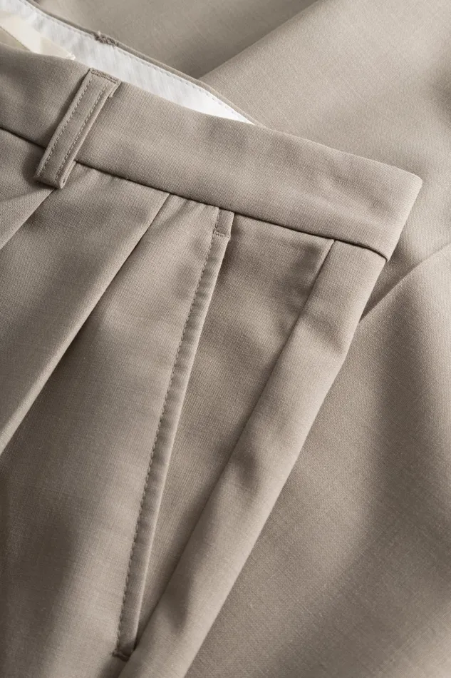 Men Benn Relaxed Light Wool Pleated Trouser Light Khaki Norse Projects Trousers