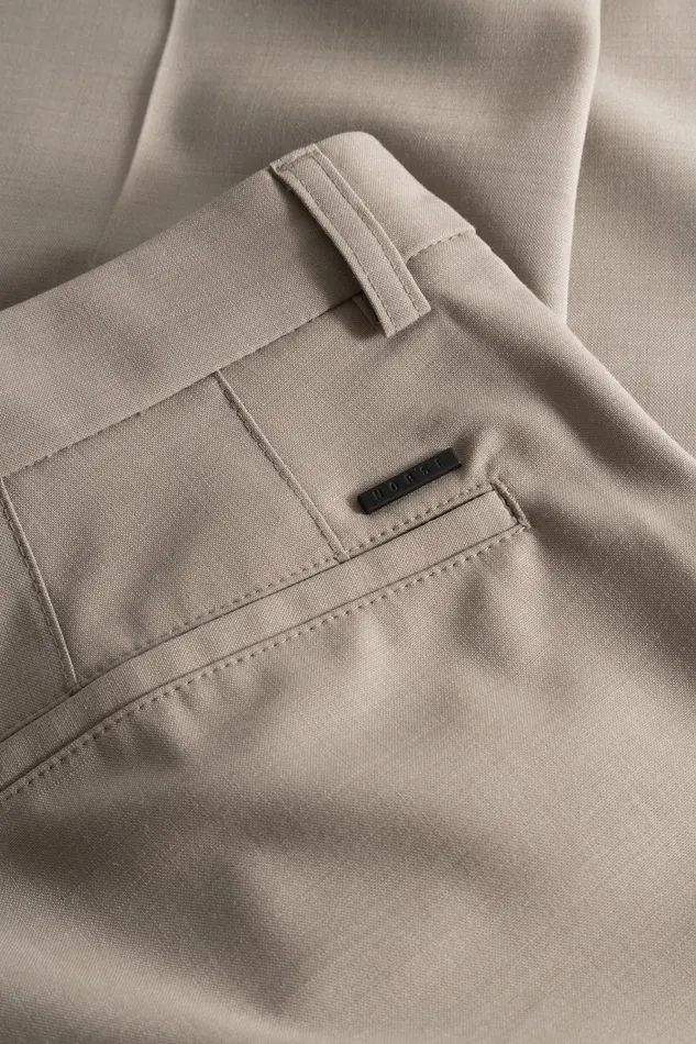 Men Benn Relaxed Light Wool Pleated Trouser Light Khaki Norse Projects Trousers
