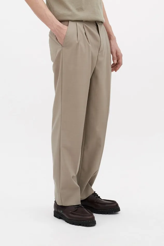 Men Benn Relaxed Light Wool Pleated Trouser Light Khaki Norse Projects Trousers