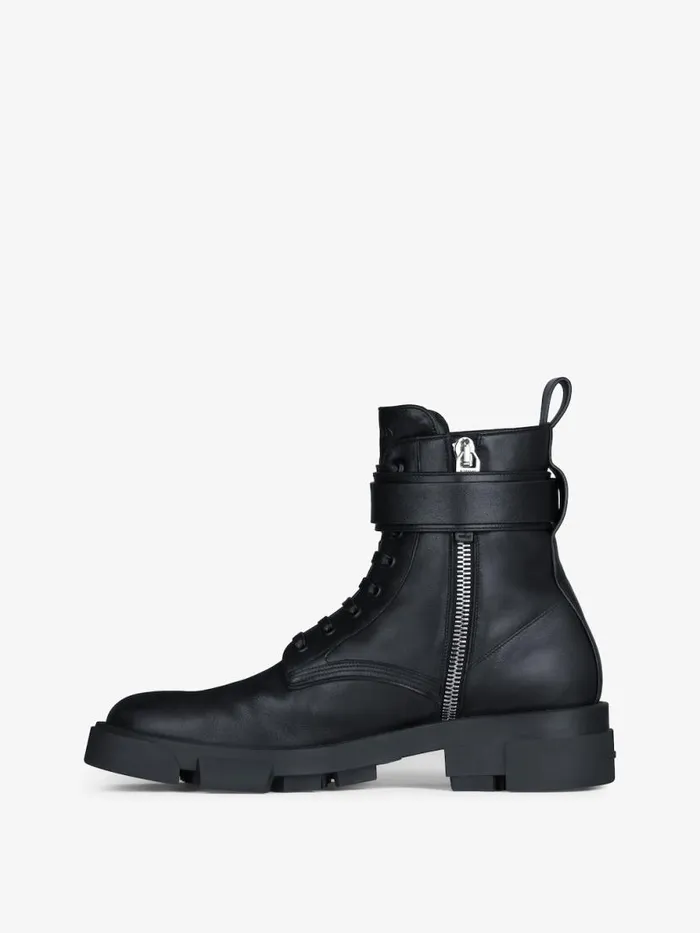 Men Boots and Loafers Givenchy Terra Boots In Leather With 4G Buckle Black