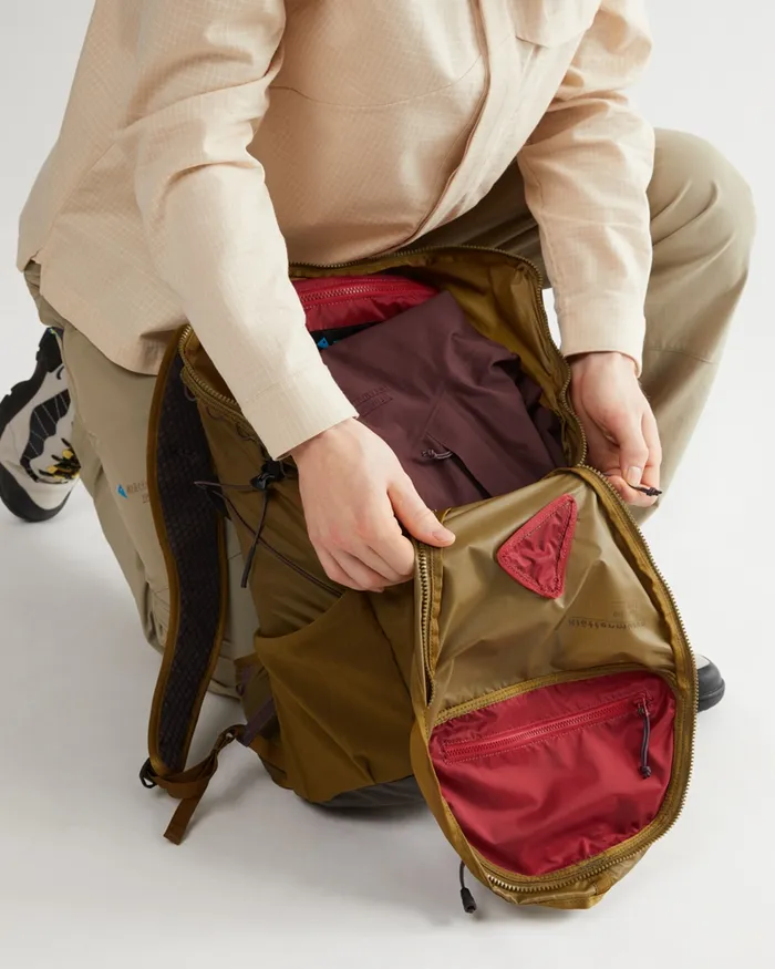 MenWomen Gilling Backpack 26L Lightweight Retina Backpack 26L Chaya Sand Klttermusen SingleDay Backpacks 1832l