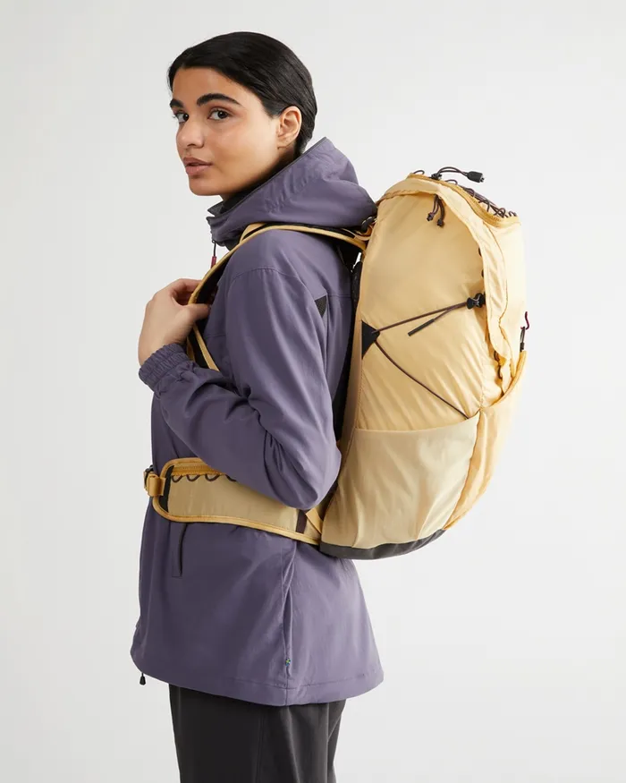 MenWomen Gilling Backpack 26L Lightweight Retina Backpack 26L Chaya Sand Klttermusen SingleDay Backpacks 1832l