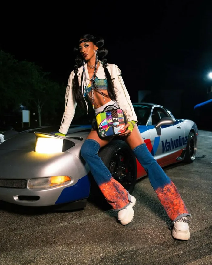 SHARK MASTERPIECES SNACKPACK Bags SPRAYGROUND