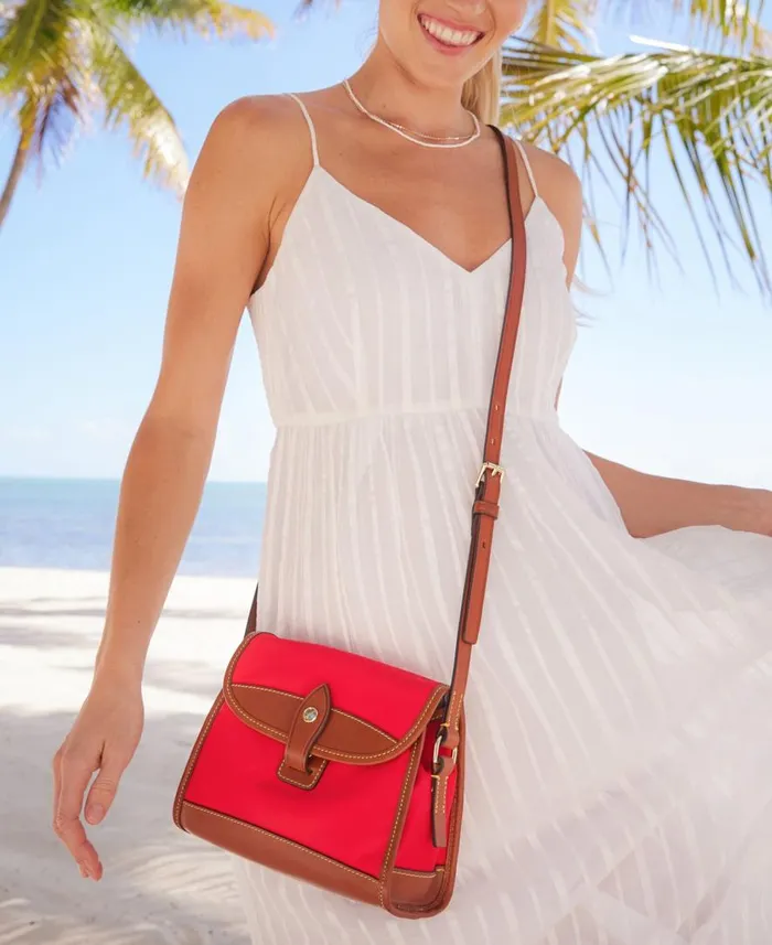 Woman Wayfarer Flap Crossbody Red Dooney and Bourke Crossbodies Woman Wayfarer Flap Crossbody Red Dooney and Bourke Crossbodies