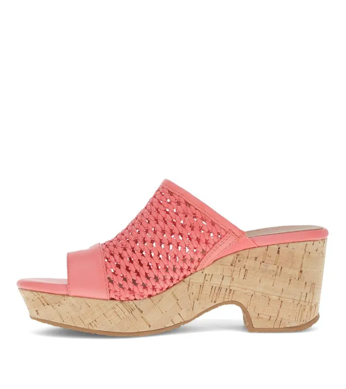 Women Bethie Wedge Sandal Coral Cove Baretraps Wedge Sandals