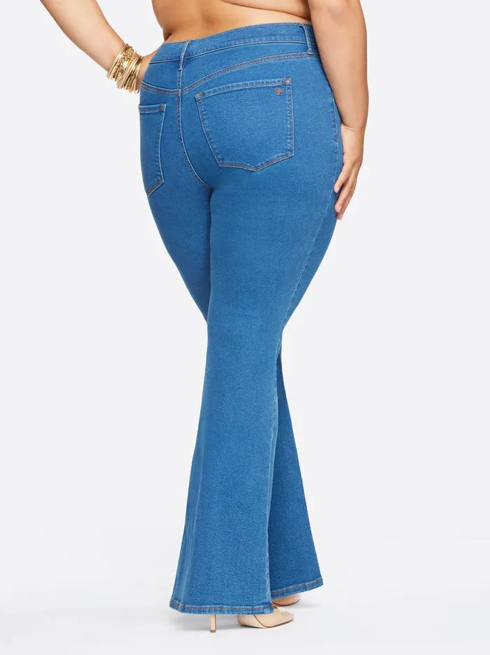 Women Charmed Flare In Sandra Jessica Simpson Denim