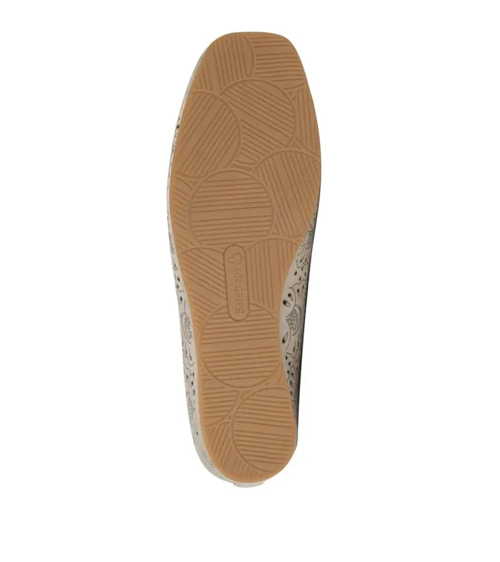 Women Chika Casual Flat Champagne Baretraps Flats and Loafers