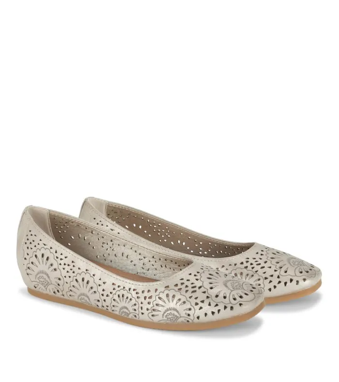 Women Chika Casual Flat Champagne Baretraps Flats and Loafers