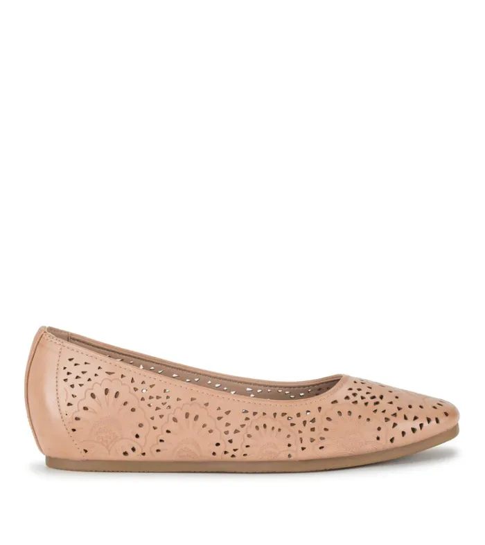 Women Chika Casual Flat Rouge Baretraps Flats and Loafers