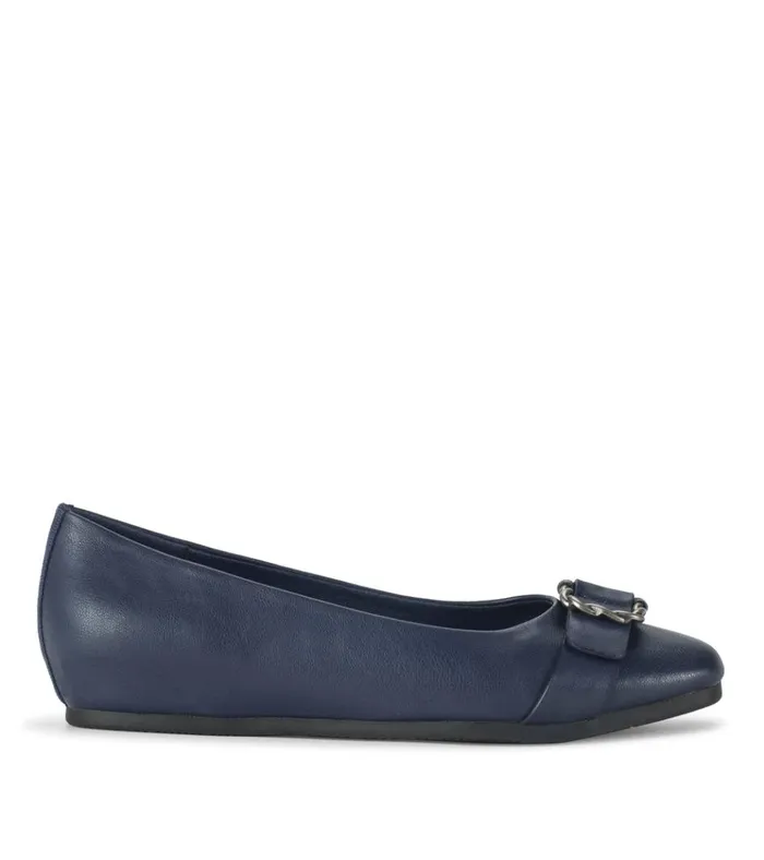 Women Colette Flat Midnight Baretraps Flats and Loafers