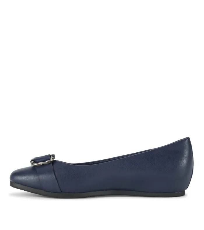 Women Colette Flat Midnight Baretraps Flats and Loafers