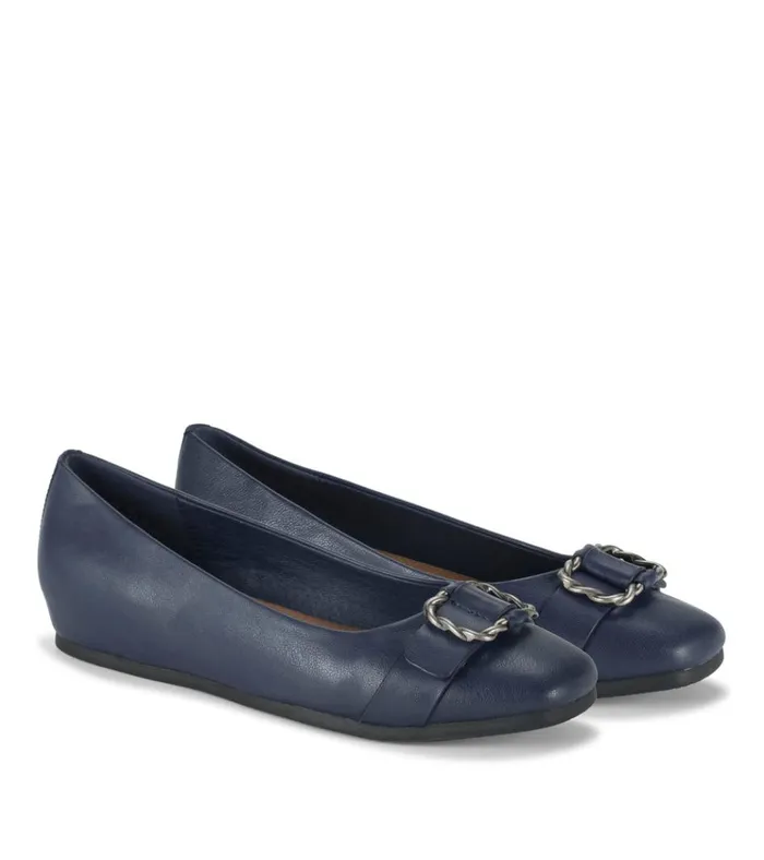Women Colette Flat Midnight Baretraps Flats and Loafers