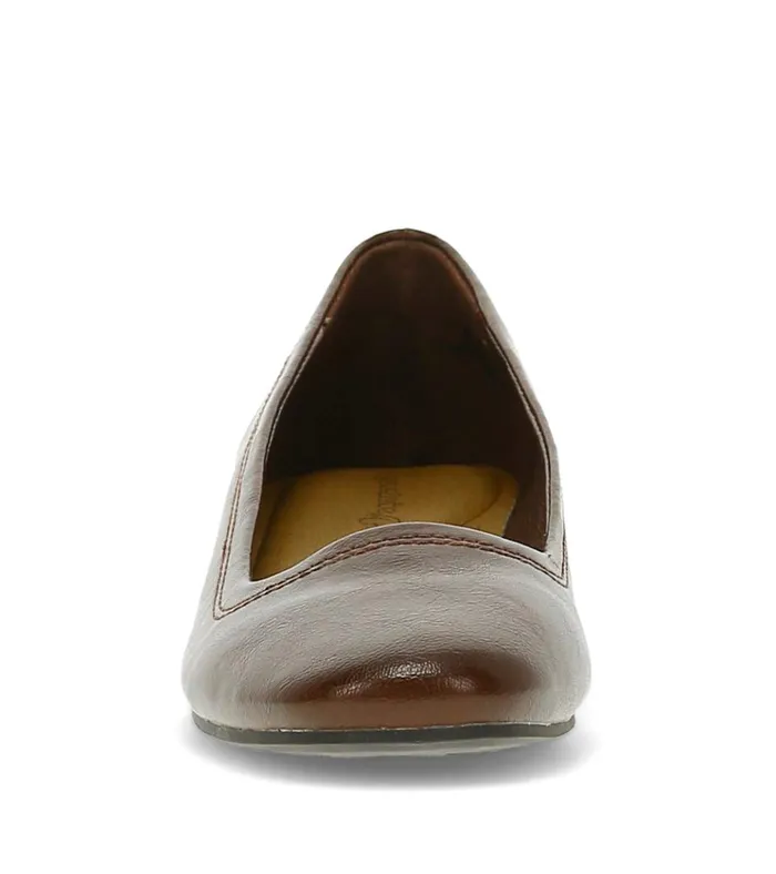 Women Covette Wedge Slip On Bloodstone Baretraps Flats and Loafers
