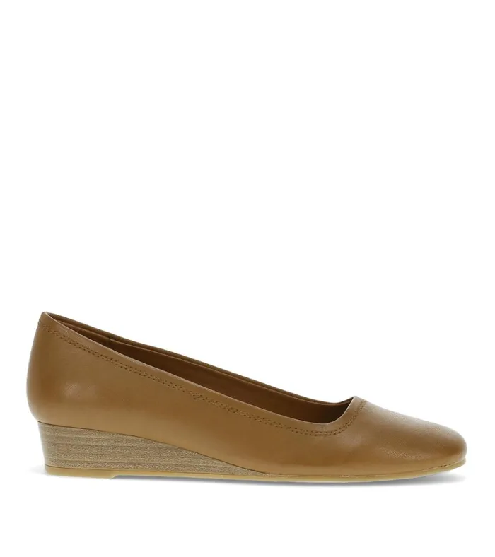 Women Covette Wedge Slip On Walnut Baretraps Flats and Loafers