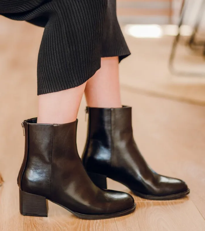 Women Emilie Block Heel Bootie Black Baretraps Booties