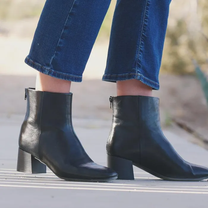Women Emilie Block Heel Bootie Black Baretraps Booties