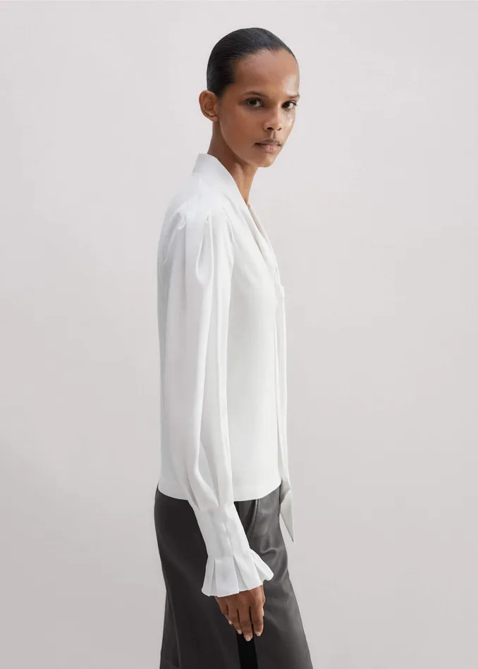 Women Fluid Pussybow Layering Blouse Soft White MEEM
