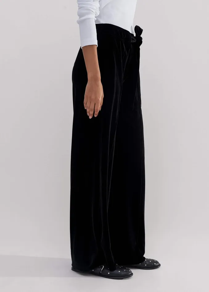 Women Fluid Velour Track Pant Black MEEM