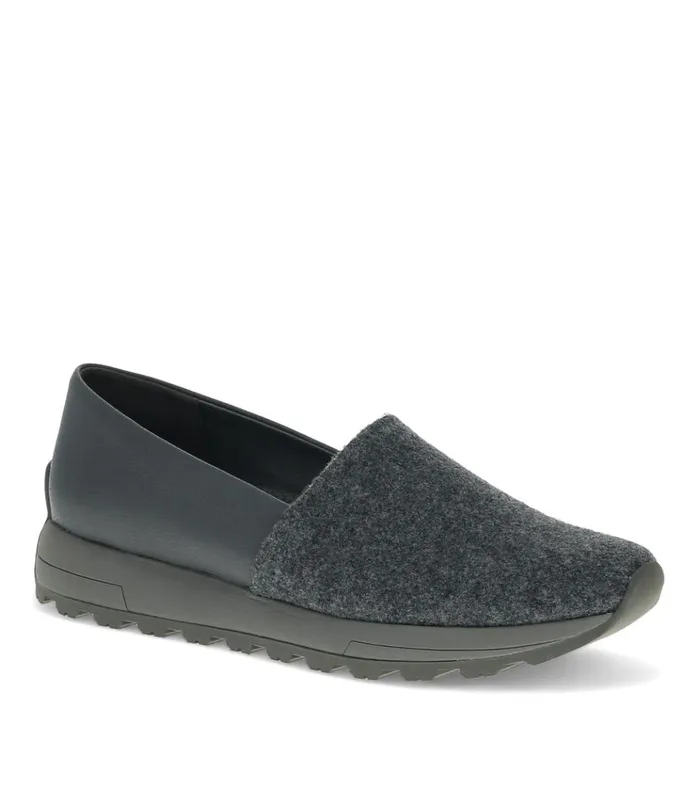 Women Gennie Slip On Dark Grey Baretraps Sneakers