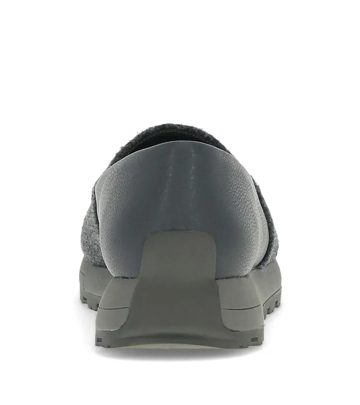 Women Gennie Slip On Dark Grey Baretraps Sneakers