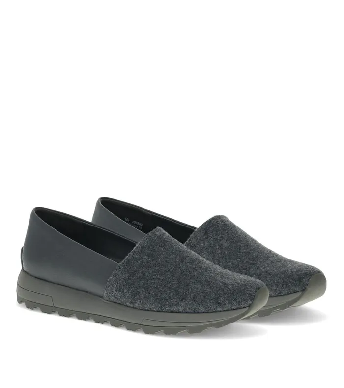 Women Gennie Slip On Dark Grey Baretraps Sneakers