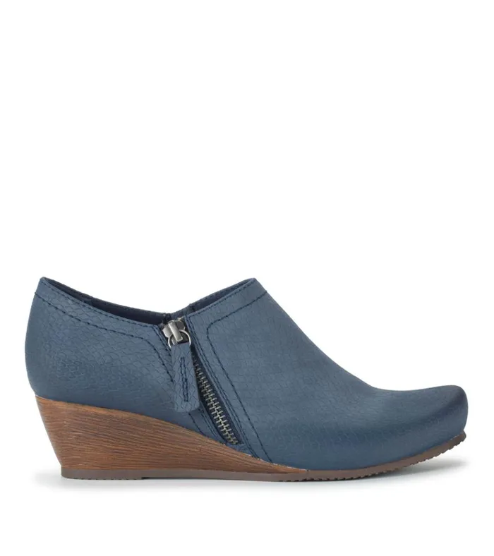 Women Louise Wedge Ankle Bootie Midnight Baretraps Booties