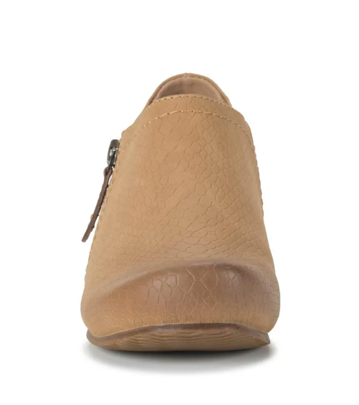 Women Louise Wedge Ankle Bootie Sandstone Baretraps Booties