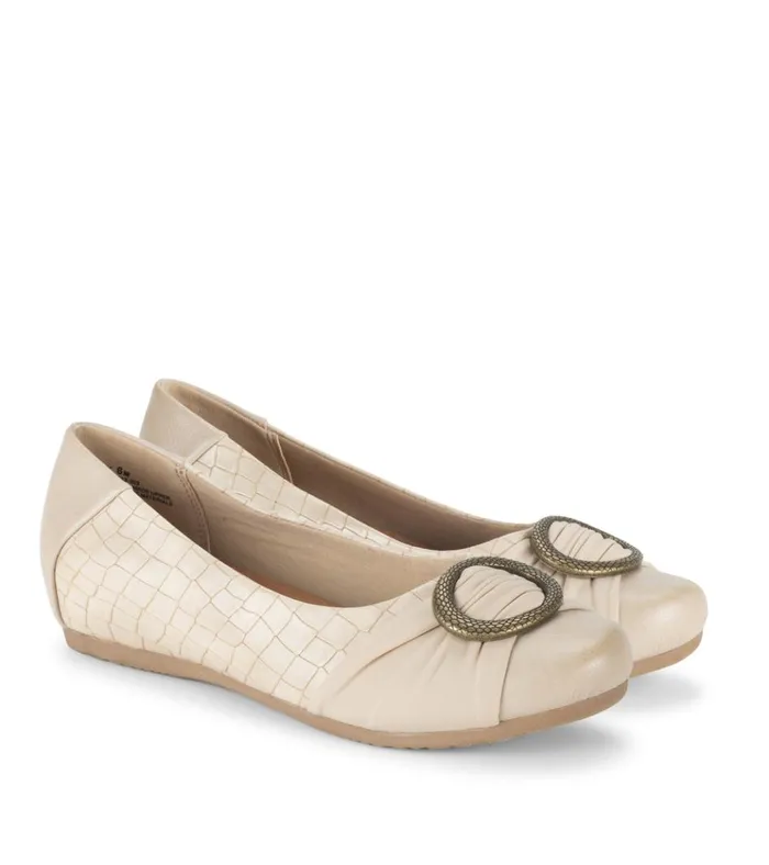 Women Mabely Flat Milkyway Baretraps Flats and Loafers