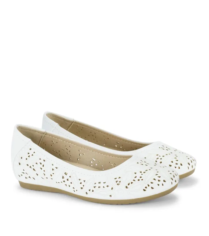 Women Mariah Casual Flat White Baretraps Flats and Loafers