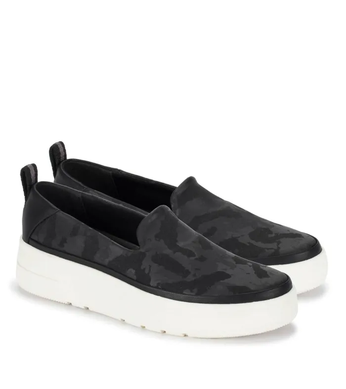 Women Nevin Slip On Sneaker Black Camo Baretraps Flats and Loafers