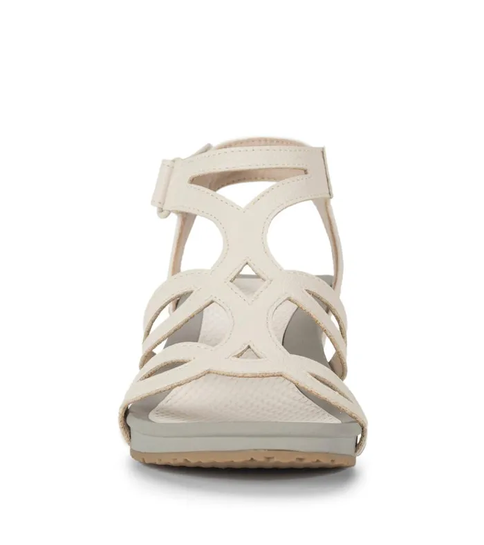 Women Raeanne Wedge Sandal Cream Baretraps Rebound Sandals