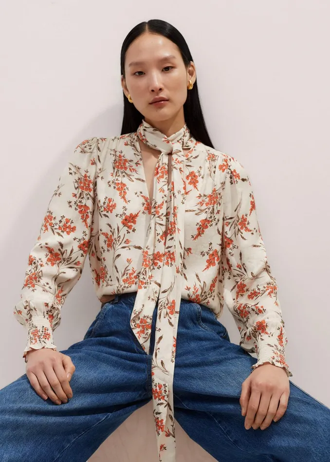Women Scattered Floral Print Pussybow Blouse Orange Spicelight Creammulti MEEM