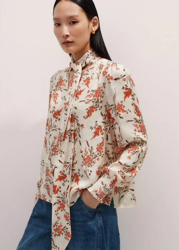 Women Scattered Floral Print Pussybow Blouse Orange Spicelight Creammulti MEEM