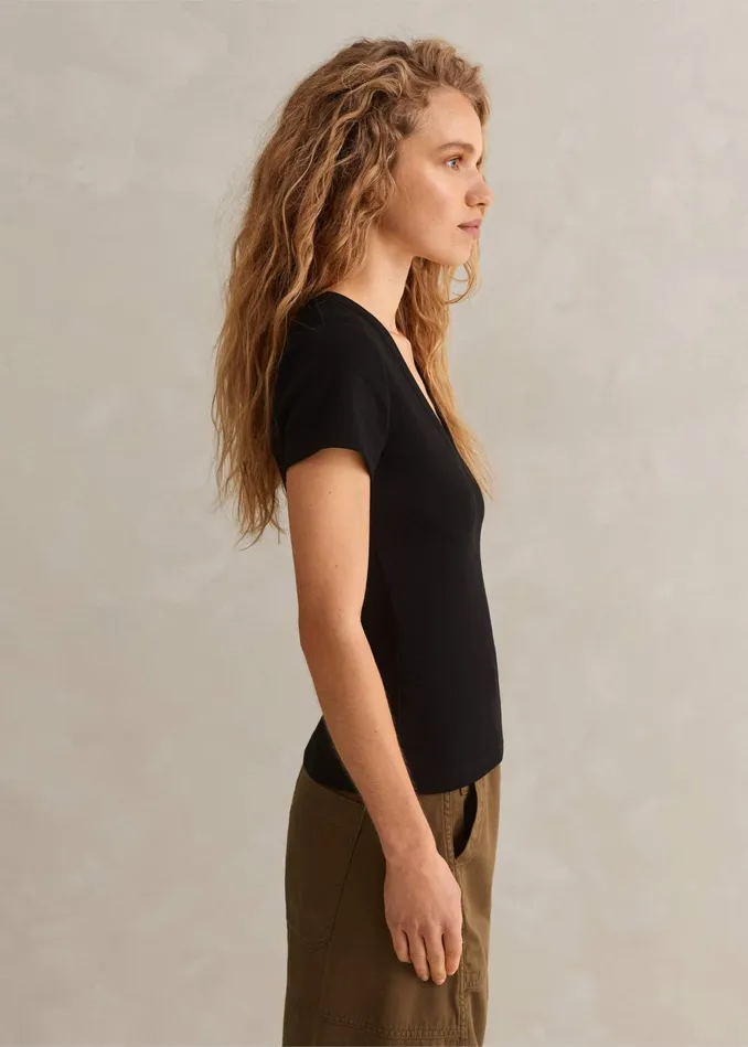 Women Ultimate Fitted Rib VNeck Tee Black MEEM
